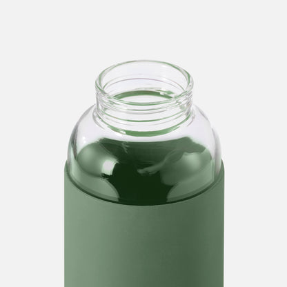 https://blackblum.com/cdn/shop/files/black-blum-glass-water-bottle-olive-inside-thread-feature.jpg?v=1698051754&width=416